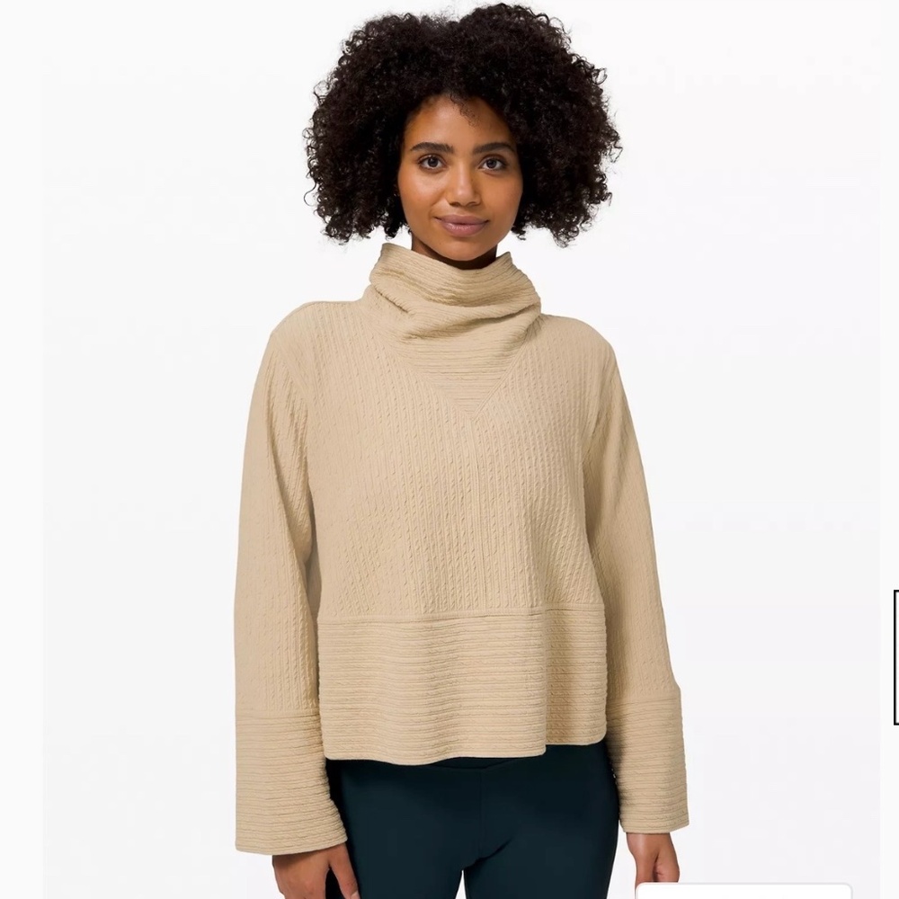 Lululemon "Retreat Yourself Pullover" Size M/L (Beige)